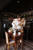 Buff & Fellow Eco Cabins