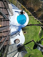 Buff & Fellow Eco Cabins