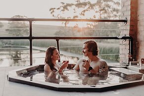 Buff & Fellow Eco Cabins