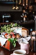 Buff & Fellow Eco Cabins