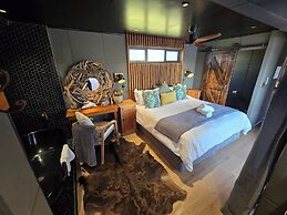 Buff & Fellow Eco Cabins