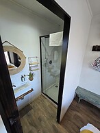 Buff & Fellow Eco Cabins