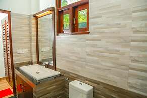 Heaven in Satin Woods Rekawa