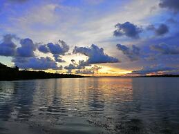 Heaven in Satin Woods Rekawa