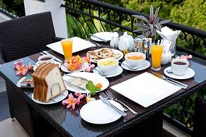 Heaven in Satin Woods Rekawa