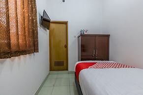 OYO 1082 Kost Arie 1