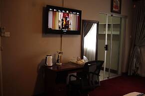 Triple Palms Bed and Breakfast