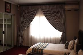 Triple Palms Bed and Breakfast