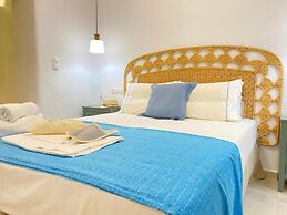 Gerani Deluxe Houses with Sea View