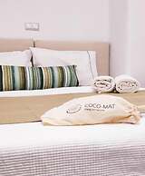 Gerani Deluxe Houses with Sea View