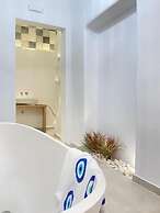 Gerani Deluxe Houses with Sea View