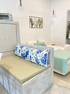 Gerani Deluxe Houses with Sea View