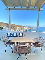 Gerani Deluxe Houses with Sea View