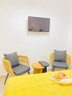 Gerani Deluxe Houses with Sea View