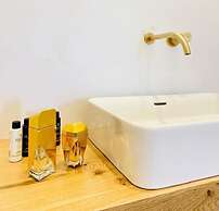 Gerani Deluxe Houses with Sea View