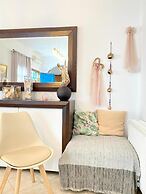 Gerani Deluxe Houses with Sea View