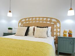 Gerani Deluxe Houses with Sea View