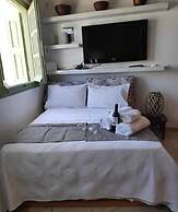 Gerani Deluxe Houses with Sea View 2