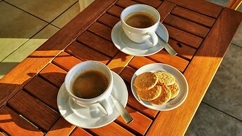 SEAFLATS Iate Plaza Hotel