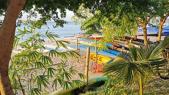 SEAFLATS Iate Plaza Hotel