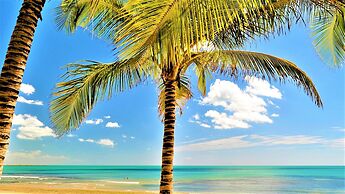 SEAFLATS Iate Plaza Hotel