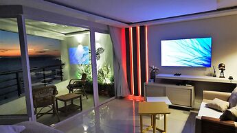 SEAFLATS Iate Plaza Hotel