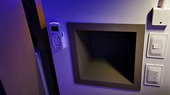 SEAFLATS Iate Plaza Hotel