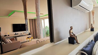 SEAFLATS Iate Plaza Hotel