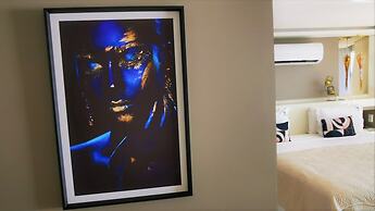 SEAFLATS Iate Plaza Hotel