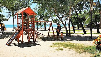 SEAFLATS Iate Plaza Hotel