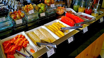 SEAFLATS Iate Plaza Hotel