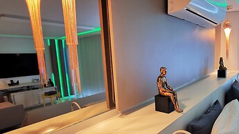 SEAFLATS Iate Plaza Hotel