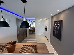 SEAFLATS Iate Plaza Hotel