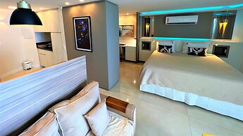 SEAFLATS Iate Plaza Hotel