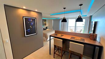 SEAFLATS Iate Plaza Hotel