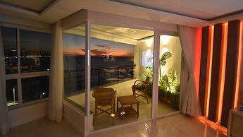 SEAFLATS Iate Plaza Hotel