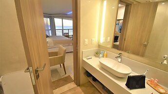 SEAFLATS Iate Plaza Hotel