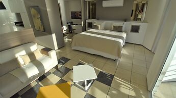 SEAFLATS Iate Plaza Hotel