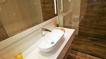 SEAFLATS Iate Plaza Hotel