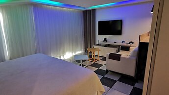 SEAFLATS Iate Plaza Hotel