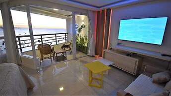 SEAFLATS Iate Plaza Hotel