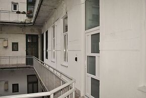 Sunset Central Apartment