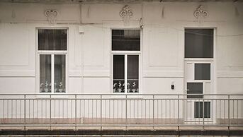 Sunset Central Apartment