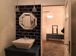 Sunset Central Apartment