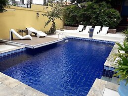 Chez Les Rois Guesthouse