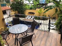 Chez Les Rois Guesthouse