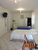 Chez Les Rois Guesthouse