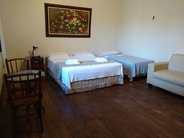 Chez Les Rois Guesthouse