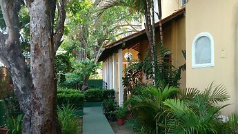 Chez Les Rois Guesthouse