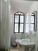 Chez Les Rois Guesthouse